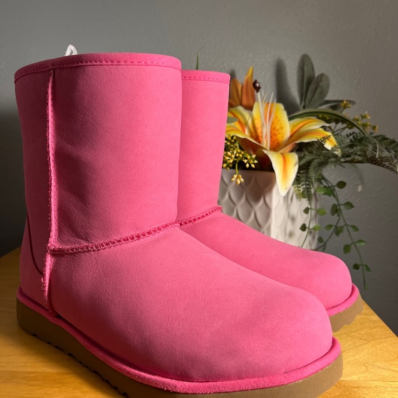 UGG Women Classic Short Pink Sheep Fur Winter Boots Shoe Women US 5 EU 37 UK 3 - Picture 2 of 7